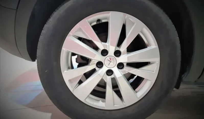 Peugeot 3008 1.2  PureTech 130cv lleno